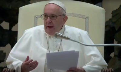 O papa Francisco pediu nesta sexta-feira (26) que a Coreia do Norte o convide para uma visita, indicando que concordaria com a visita a Pyongyang. O comentário foi feito durante uma entrevista à televisão sul-coreana, quando o Pontífice garantiu que não desperdiçará nenhuma oportunidade de trabalhar pela paz.