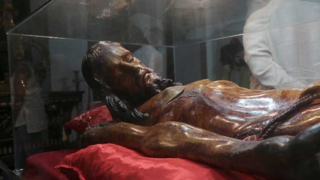 Escultura do Senhor Morto