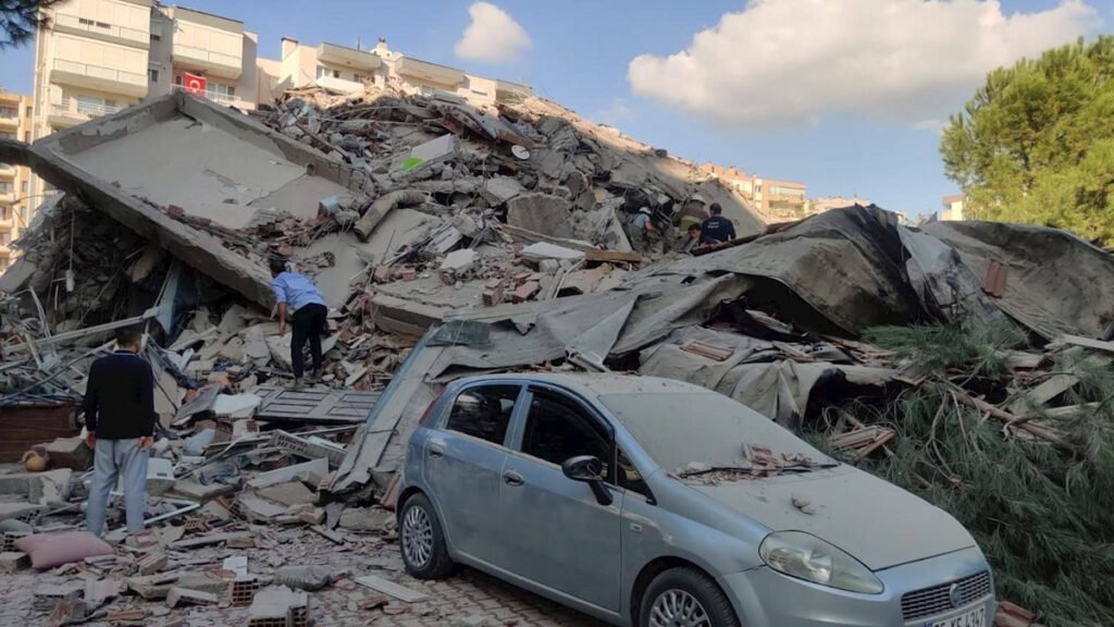 Terremoto de grande magnitude atinge os países da Turquia e Grécia