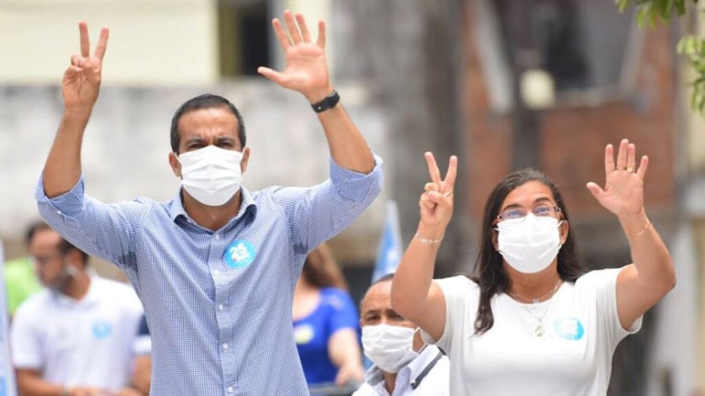 Bruno Reis (DEM) foi eleito prefeito de Salvador neste domingo (15), no primeiro turno. Ele comandará a cidade, a partir de 1º de janeiro de 2021, ao lado da vice Ana Paula Matos (PDT).