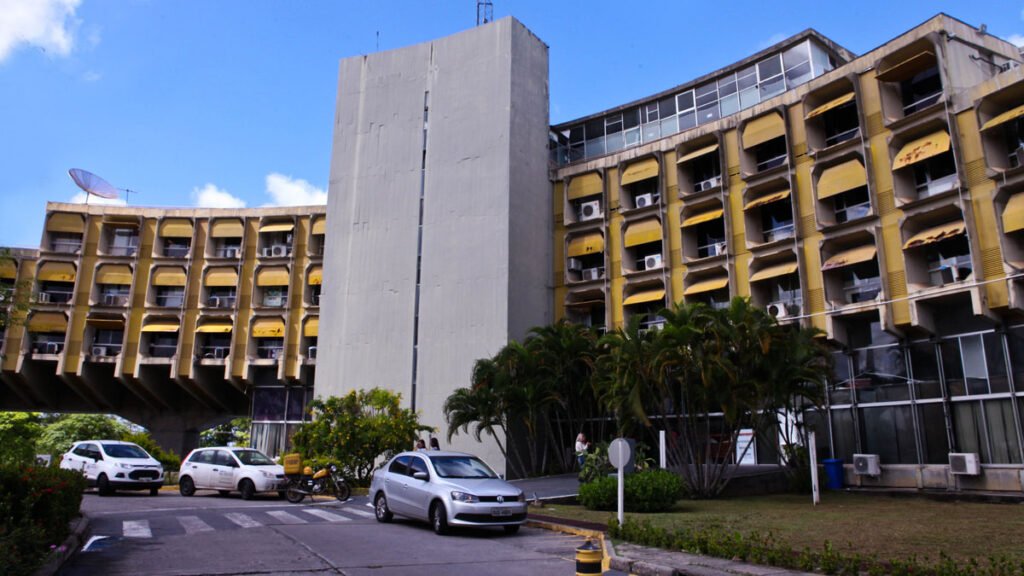 Secretaria da Saúde do Estado da Bahia (Sesab) confirmou nesta quinta-feira (12), três novos casos da doença de Haff, todos residentes no município de Camaçari, com relato de consumo de pescado.