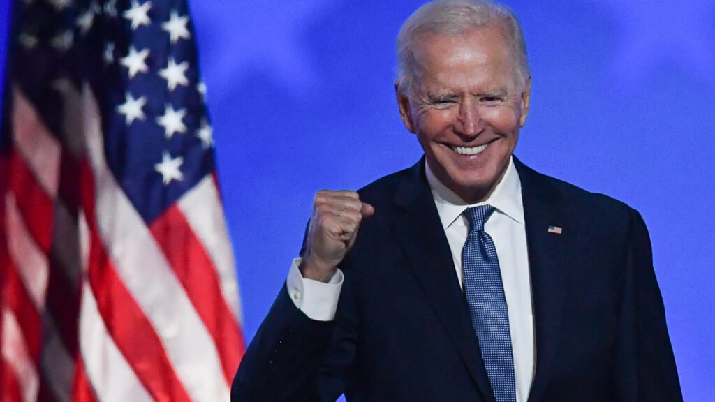 Joe Biden foi eleito o 46º presidente dos Estados Unidos na tarde deste sábado (7). Após vitória na Pensilvânia, o democrata reuniu 273 delegados