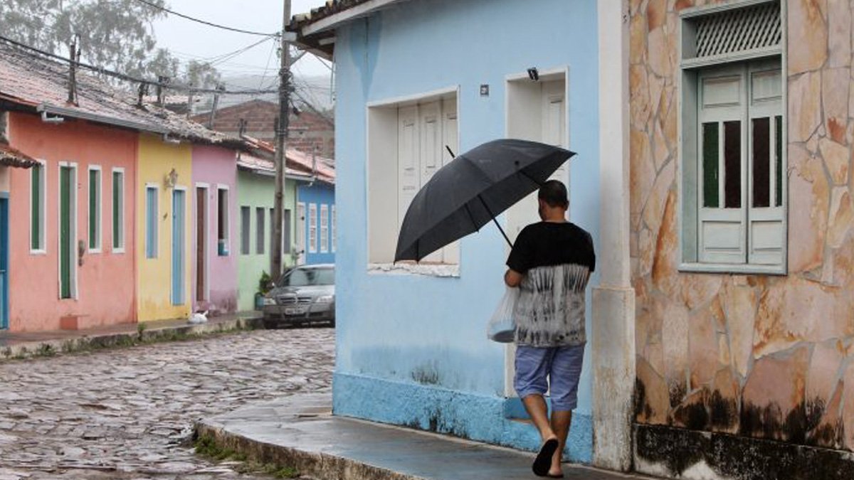 Por conta das chuvas intensas, governador decreta situação de emergência em nove municípios baianos