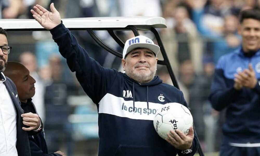 Um dos maiores nomes do futebol mundial, o argentino Diego Armando Maradona morreu, aos 60 anos, nesta quarta-feira (25), em Buenos Aires.