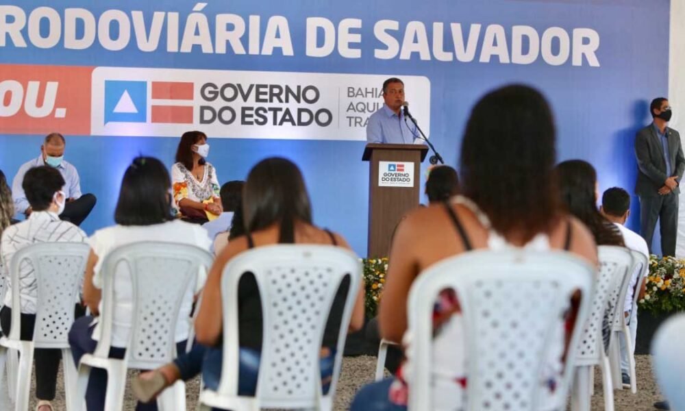 O governador Rui Costa assinou na manhã desta segunda-feira (9), a ordem de serviço para construção da nova rodoviária de Salvador.