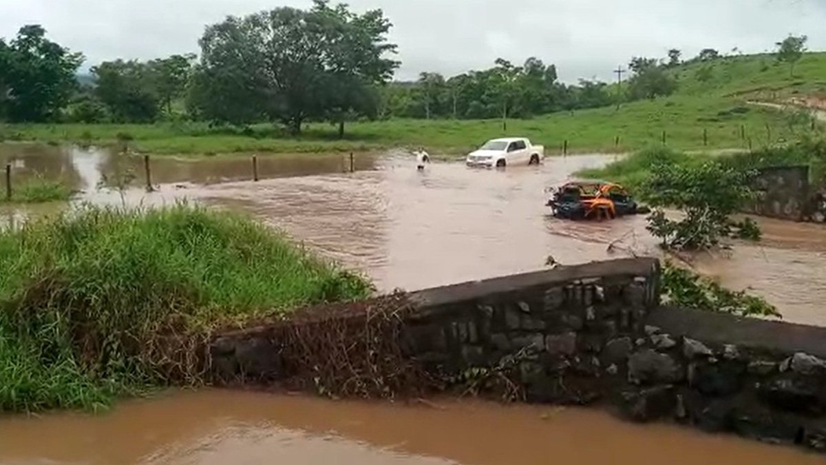 Empresário salva criança, mas não consegue escapar