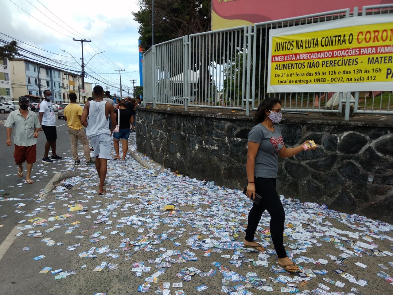 Boca de urna é uma prática ilegal, mas continua sendo utilizada por todos candidatos nas eleições. No Cabula, bairro de Salvador com grande densidade demográfica,