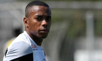 O atacante Robinho, atualmente sem clube, foi condenado, nesta quinta-feira (10), a nove anos de prisão por estupro coletivo. A Justiça italiana confirmou