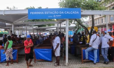 A região da Cidade Baixa ganhou, nesta quarta (16), a Feirinha Estação da Calçada, uma nova estrutura para os vendedores ambulantes