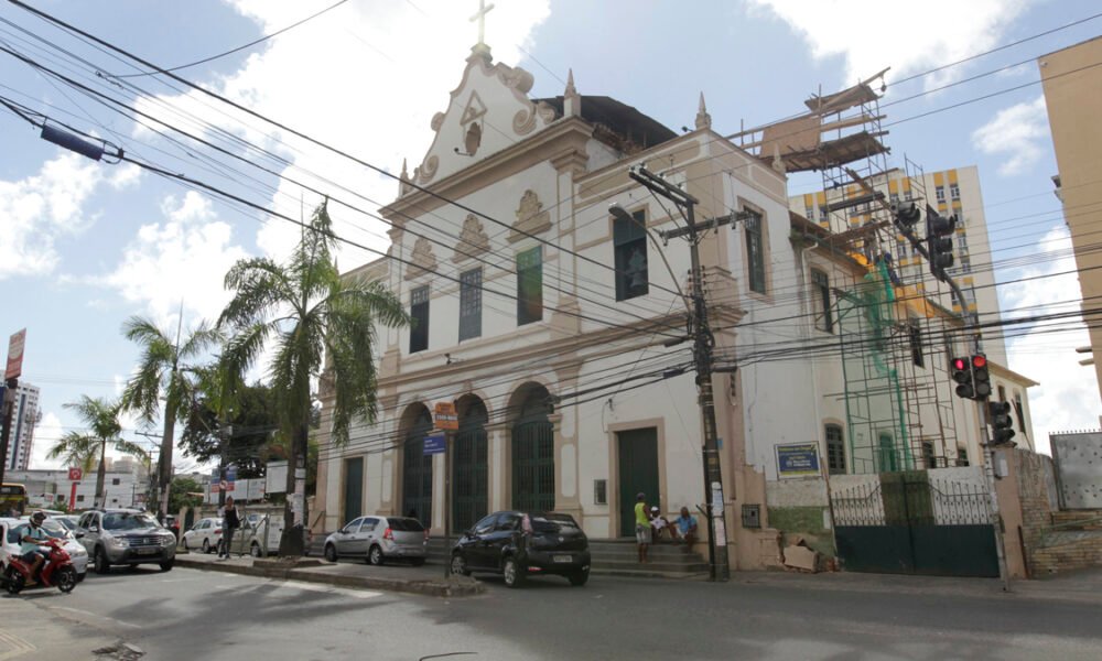 A Prefeitura vai retomar as medidas de apoio e proteção à vida, sem restrições ao comércio, nos bairros de Brotas e Pituba, a partir desta quarta-feira (2)