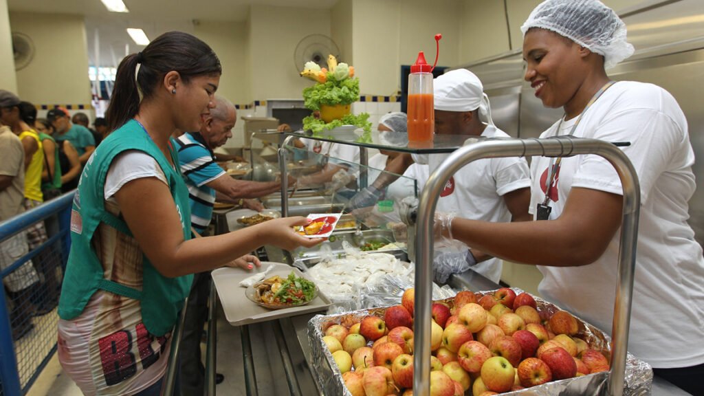 Os Restaurantes Populares administrados pelo Governo do Estado, por meio da SJDHDS atingiram a marca de 1,3 milhão de refeições servidas em 2020