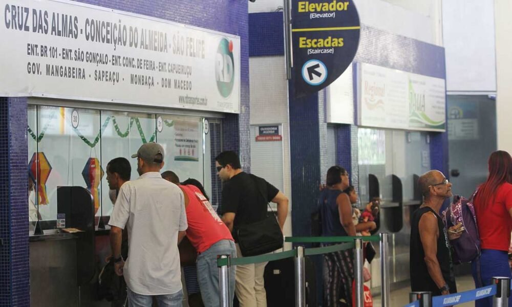 Salvador enfrenta um aumento da procura por atendimento nas UPAs, uma taxa de ocupação dos leitos de UTI de 81% e o número de casos segue subindo.