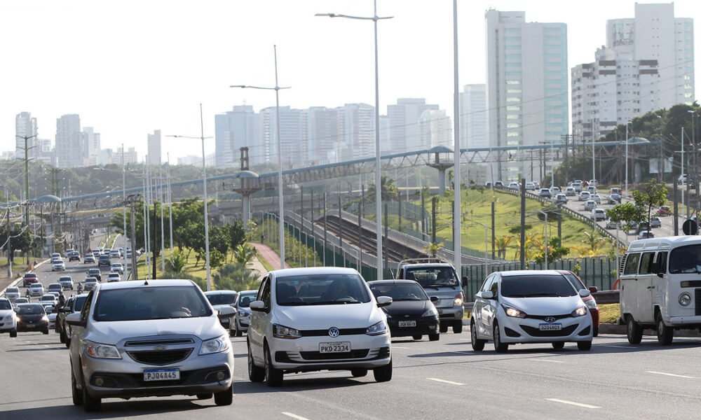 Os contribuintes baianos vão pagar em 2021, em média, cerca de 3,2% a menos no valor do Imposto sobre Propriedade de Veículos Automotores (IPVA),