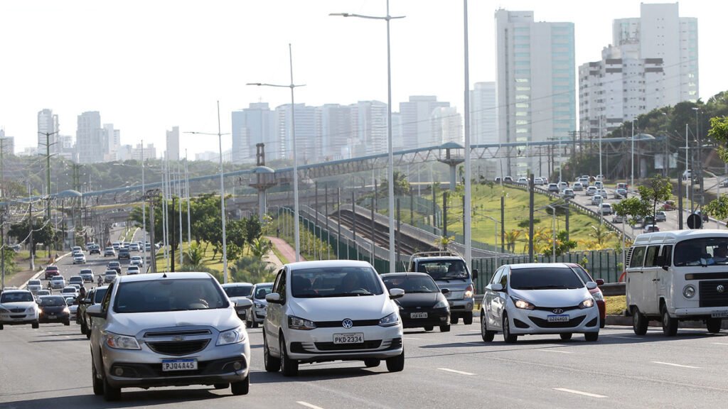 Os contribuintes baianos vão pagar em 2021, em média, cerca de 3,2% a menos no valor do Imposto sobre Propriedade de Veículos Automotores (IPVA),