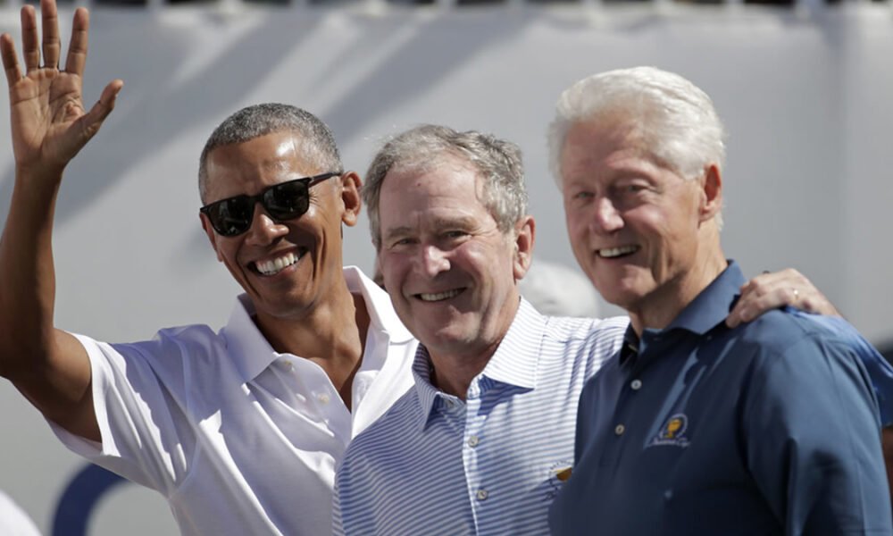 Barack Obama, George W. Bush e Bill Clinton, ex-presidentes dos Estados Unidos, se ofereceram para tomar a vacina contra a Covid-19 diante das câmeras