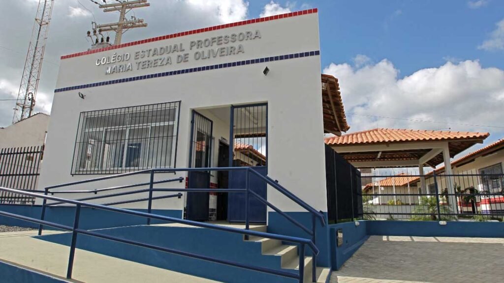 O governador Rui Costa cumpriu nesta quinta (10) agenda em dois municípios da região nordeste do estado. O primeiro compromisso em Novo Triunfo