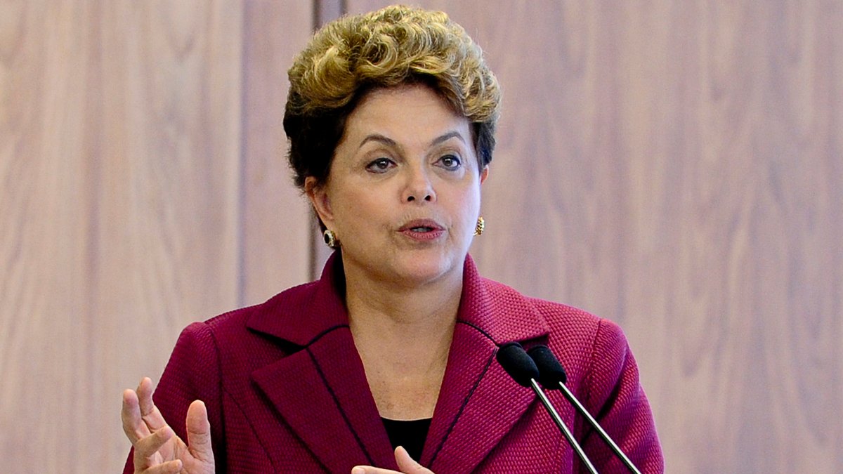 A ex-presidente Dilma Roussef vai desembarcar em Salvador nesta sexta-feira (21). Ela vai realizar uma caminhada em Itinga, em Lauro de Freitas, onde acontecerá o Comício de Mulheres.