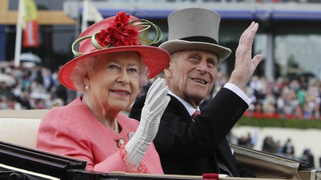 A rainha Elizabeth II e seu marido, o príncipe Philip, receberam vacinas contra a Covid-19, informou o Palácio de Buckingham neste sábado (9).