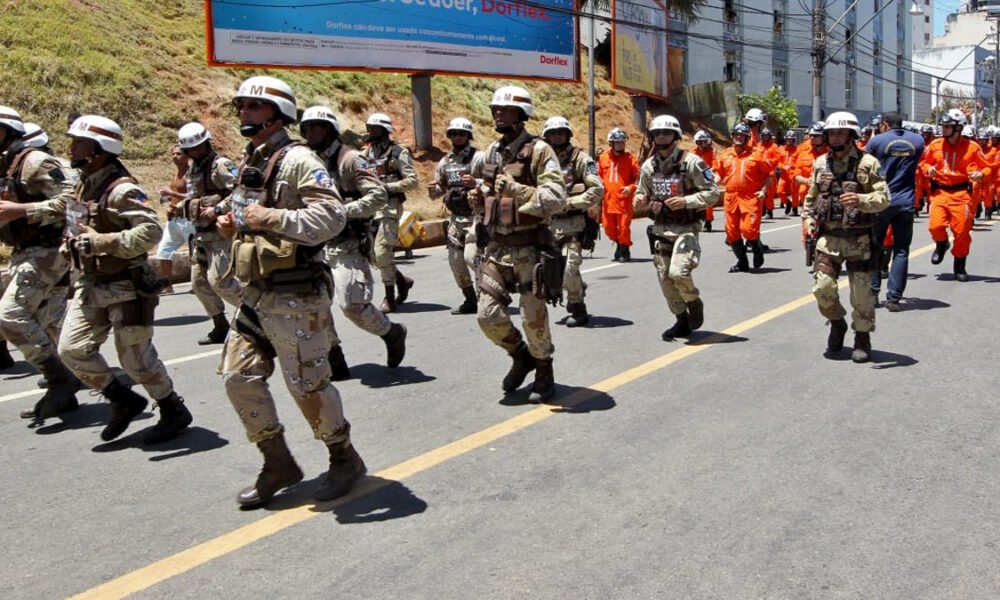 O projeto de lei orgânica da Polícia Militar e do Corpo de Bombeiros prevê ampliar o status político dos comandantes-gerais dessas corporações