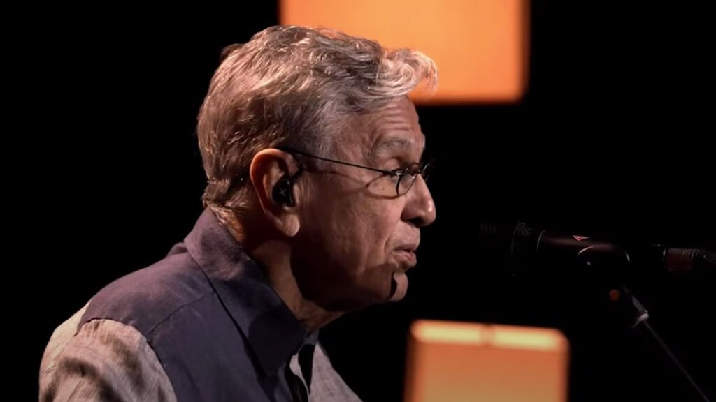 Um vídeo em que Caetano Veloso, Maria Bethânia, Regina Casé, Mart’nália e outros artistas aparecem dançando em uma festa na Bahia,