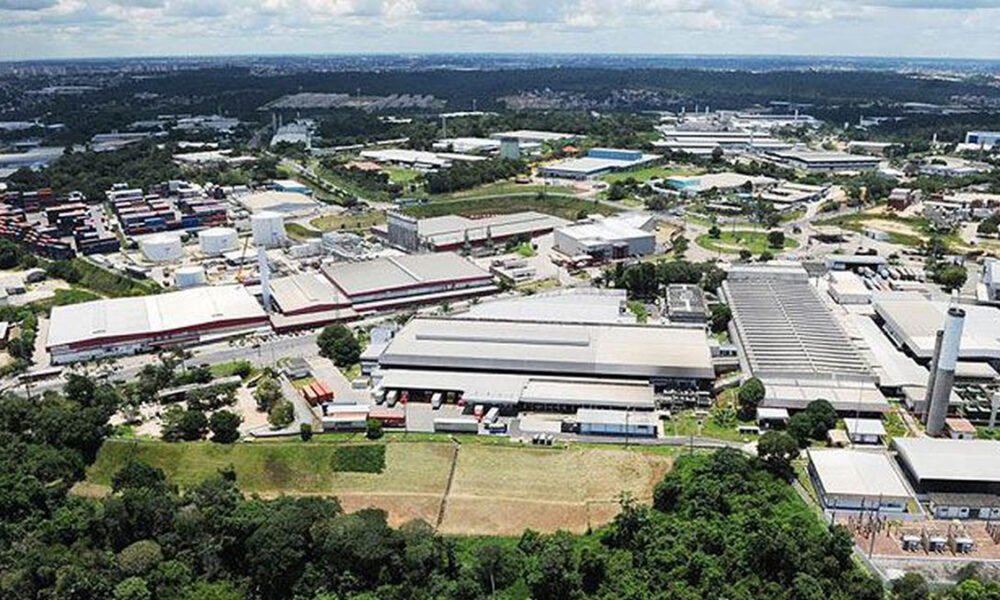 As indústrias do polo da Zona Franca de Manaus estão parando a produção por causa da crise do oxigênio. Segundo o presidente do Centro das