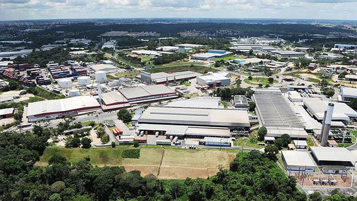 As indústrias do polo da Zona Franca de Manaus estão parando a produção por causa da crise do oxigênio. Segundo o presidente do Centro das