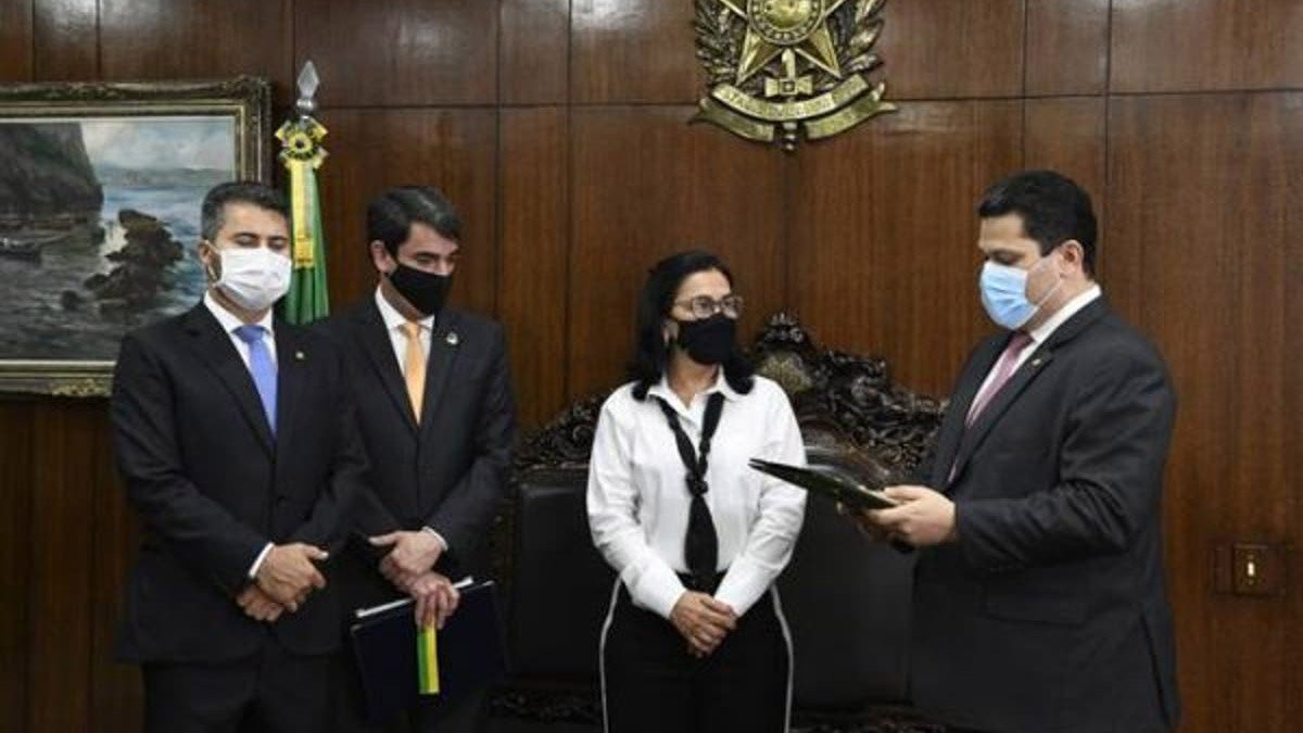 Segunda suplente na chapa de Daniella Ribeiro (PP-PB), a parlamentar tomou posse na quarta-feira (6), mas só deve ocupar a vaga até o dia 21 deste mês