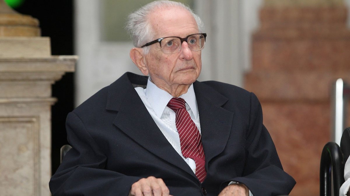 O ex-governador da Bahia, Roberto Santos, morreu nesta terça-feira (9). A informação foi divulgada pela Universidade Federal da Bahia (Ufba),