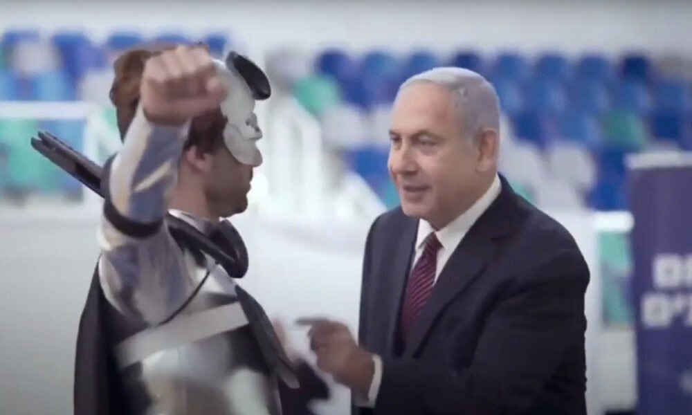 O primeiro-ministro de Israel, Benjamin Netanyahu, publicou um vídeo em suas redes sociais para estimular a vacinação no país. Netanyahu aparece