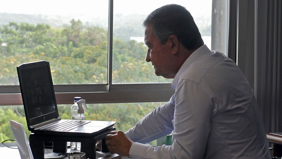 Os indicadores de saúde necessários para a volta às aulas presenciais na Bahia foram apresentados pelo governador Rui Costa a representantes do