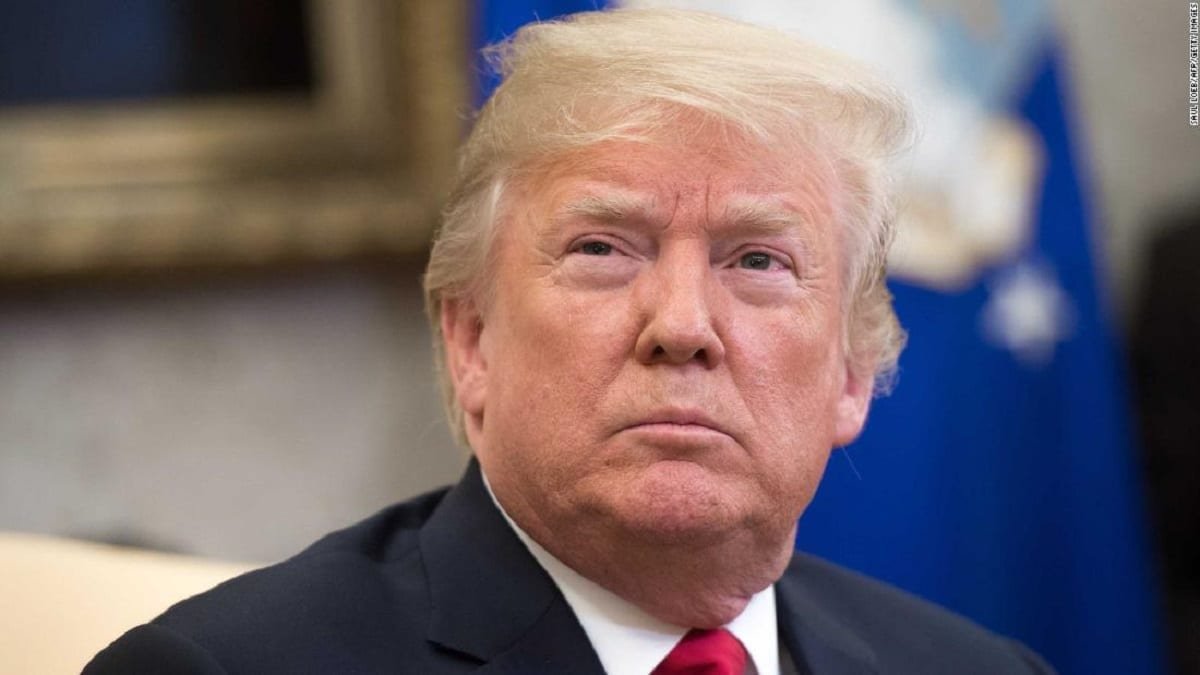 O Departamento de Justiça dos Estados Unidos divulgou nesta sexta-feira (26) uma versão bastante editada dos argumentos usados para pedir a operação de busca e apreensão na casa do ex-presidente Donald Trump na Flórida, no dia 8 deste mês.