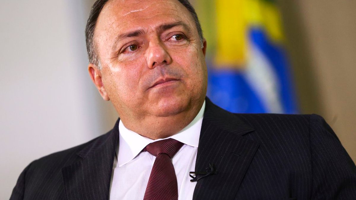 A Confederação Nacional de Municípios (CNM) pediu nesta terça-feira (16) a saída do ministro da Saúde Eduardo Pazuello, por falhas na vacinação contra a