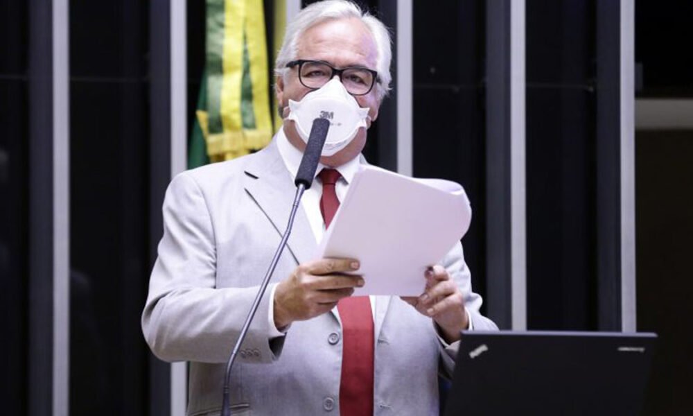 A Câmara dos Deputados aprovou o texto-base da Medida Provisória 1026/20, que facilita a compra de vacinas, insumos e serviços necessários