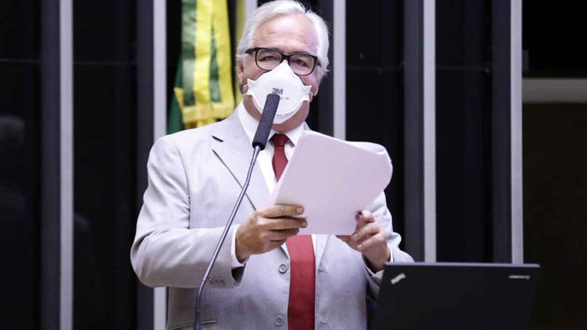 A Câmara dos Deputados aprovou o texto-base da Medida Provisória 1026/20, que facilita a compra de vacinas, insumos e serviços necessários