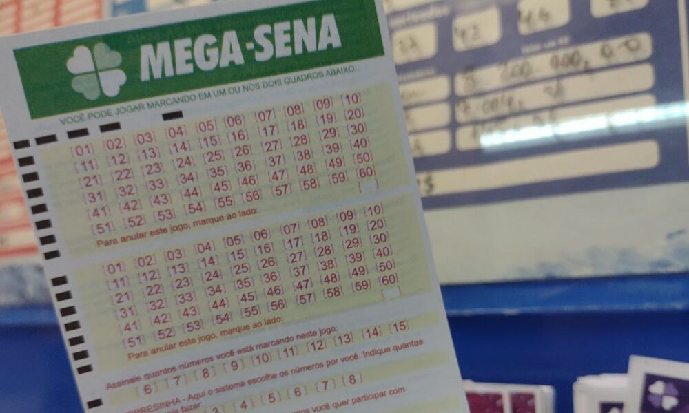 Mega-Sena e ninguém acertou os seis números. Com isso, o prêmio principal segue acumulado e a estimativa para o sorteio do sábado é de R$50 milhões.