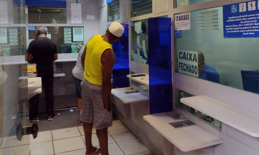 Ninguém acertou as seis dezenas no sorteio do concurso 2.344 da Mega-Sena, realizado neste sábado (13), no Espaço Loterias Caixa, em São Paulo.