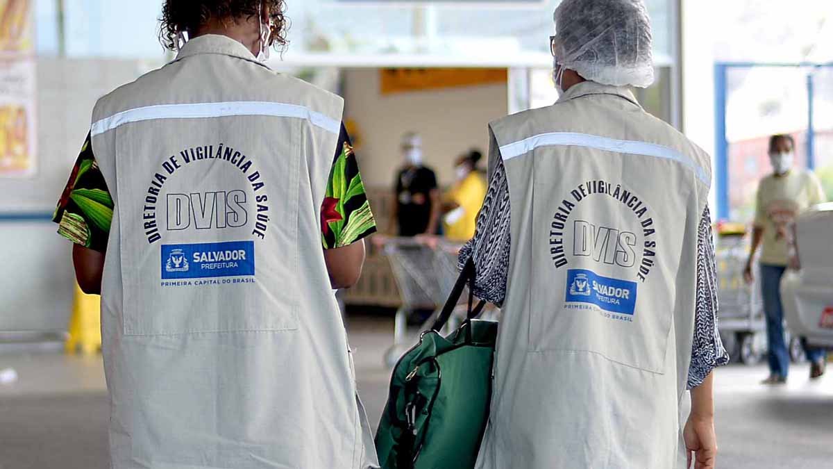 além de garantir que os bares e restaurantes obtenham lucro. Para assegurar que sejam obedecidas as normas sanitárias, a Vigilância Sanitária