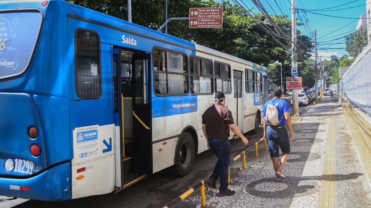 Com a prorrogação das medidas restritivas em Salvador e a antecipação, pelo governo estadual, do horário do toque de recolher para as 18h, o transporte