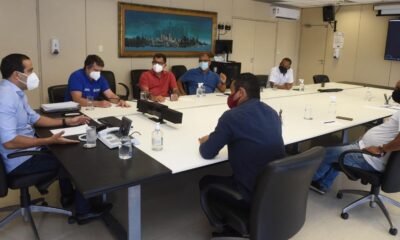 O prefeito Bruno Reis se reuniu com representantes dos trabalhadores da CSN nesta segunda-feira (29), no Palácio Thomé de Souza, para