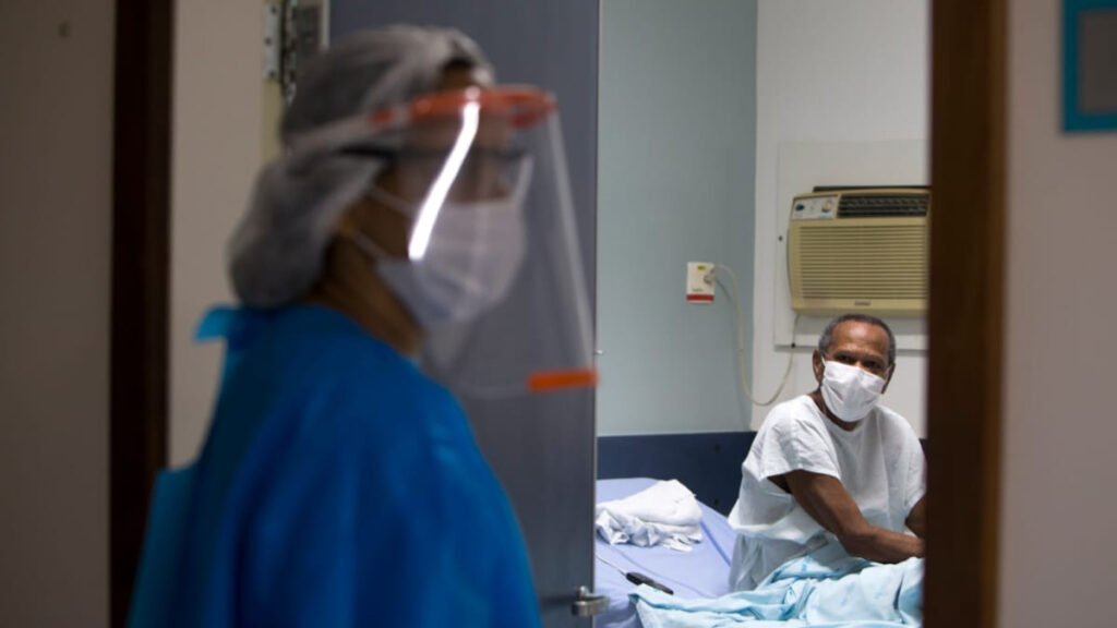 Na Bahia, nas últimas 24 horas, foram registrados 112 óbitos, 5.329 casos de Covid-19 (taxa de crescimento de +0,8%) e 4.295 recuperados (+0,7%).