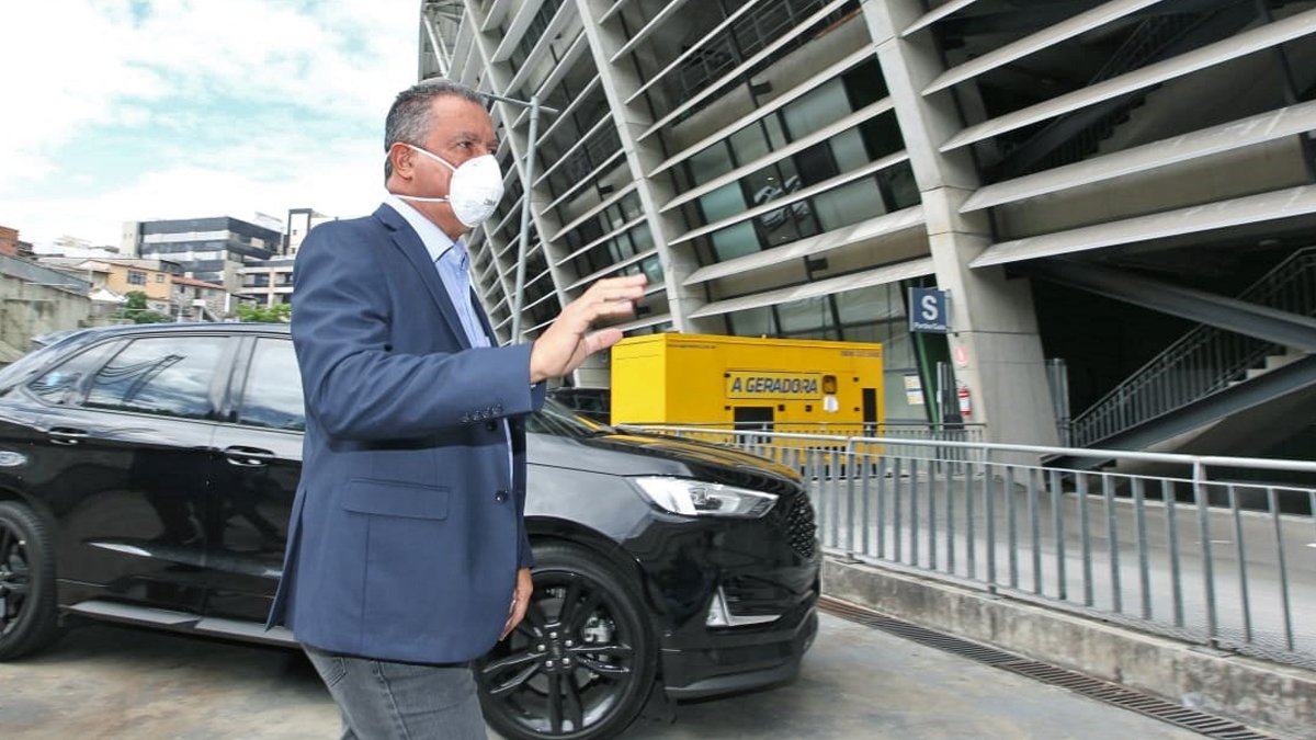Na tarde desta quarta-feira (3), o governador Rui Costa esteve no Hospital de Campanha da Arena Fonte Nova, em Salvador, para uma visita técnica