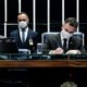 As Mesas do Senado e da Câmara promulgaram, nesta segunda (15), proposta que vai permitir ao governo federal pagar um novo auxílio emergencial