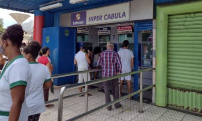 na noite deste sábado (6), no Espaço Loterias Caixa, em São Paulo, o sorteio do concurso 2.350 da Mega-Sena e ninguém acertou os seis números.