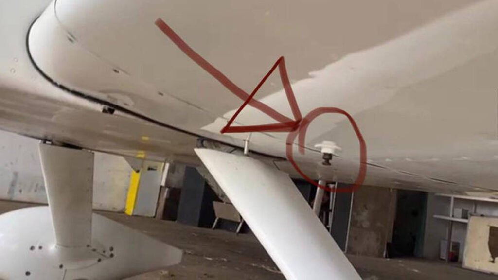 O avião do deputado federal Paulo Magalhães (PSD-BA) sofreu uma pane seca em um dos dois motores, a caminho de Salvador, após 200 litros de combustível