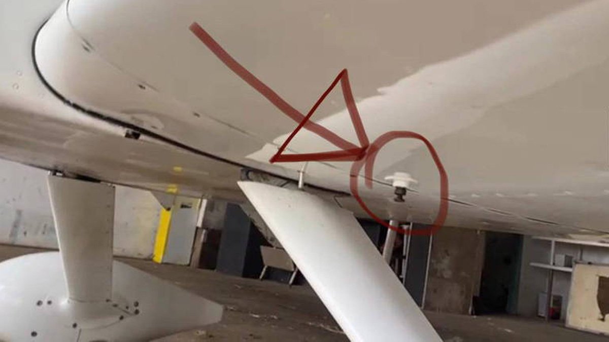 O avião do deputado federal Paulo Magalhães (PSD-BA) sofreu uma pane seca em um dos dois motores, a caminho de Salvador, após 200 litros de combustível