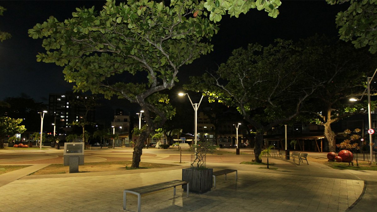 O Governo do Estado decidiu prorrogar o toque de recolher, a proibição das aulas presenciais e a suspensão de eventos em toda a Bahia.