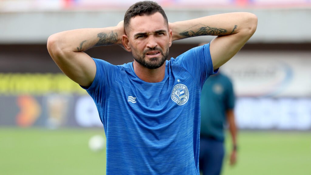 Com o contrato de Gilberto terminando no final do ano, a torcida do Bahia foi às redes neste final de semana pedir a renovação do vínculo do artilheiro.