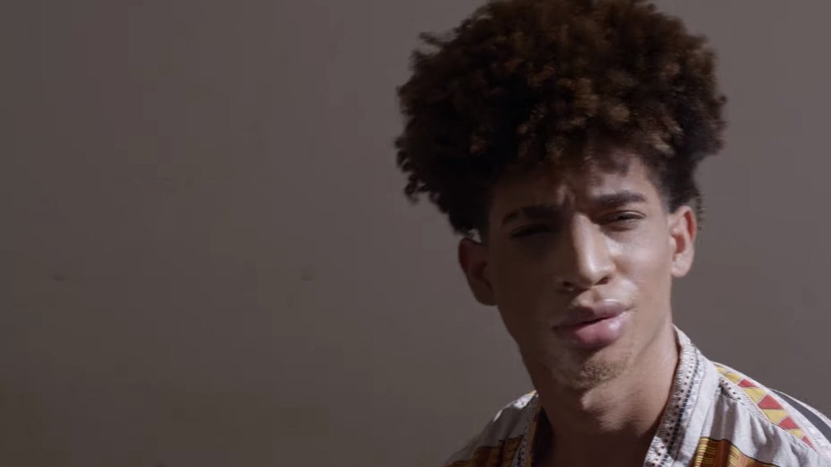 A produção audiovisual "O Artista Suburbano – o Filme", elaborada pelo artista e diretor Vagner Jesus, de 21 anos, estreia nesta terça-feira (20),