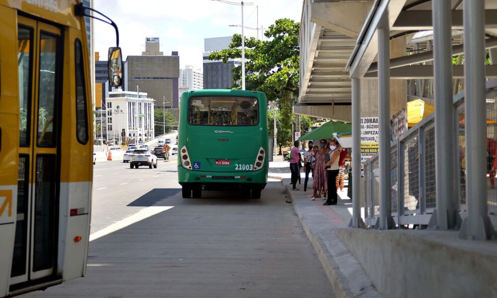 encerramento às 2h30, a ação visa garantir o atendimento para quem optar por utilizar o transporte público, especialmente na volta pra casa.