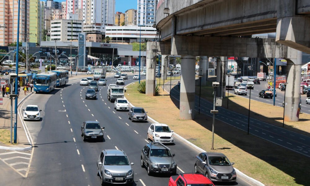 A nova lei de trânsito que altera o Código de Trânsito Brasileiro (CTB) entra em vigor a partir desta segunda-feira (12). As mudanças foram sancionadas